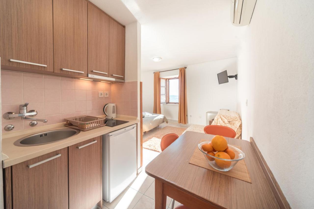 R Club Apartments Old Town Budva Buitenkant foto