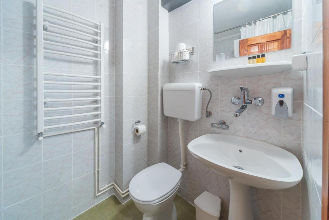 R Club Apartments Old Town Budva Buitenkant foto