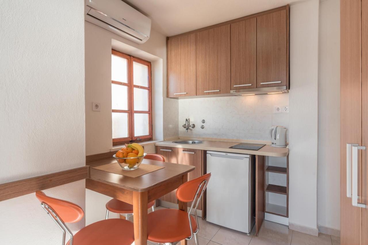 R Club Apartments Old Town Budva Buitenkant foto