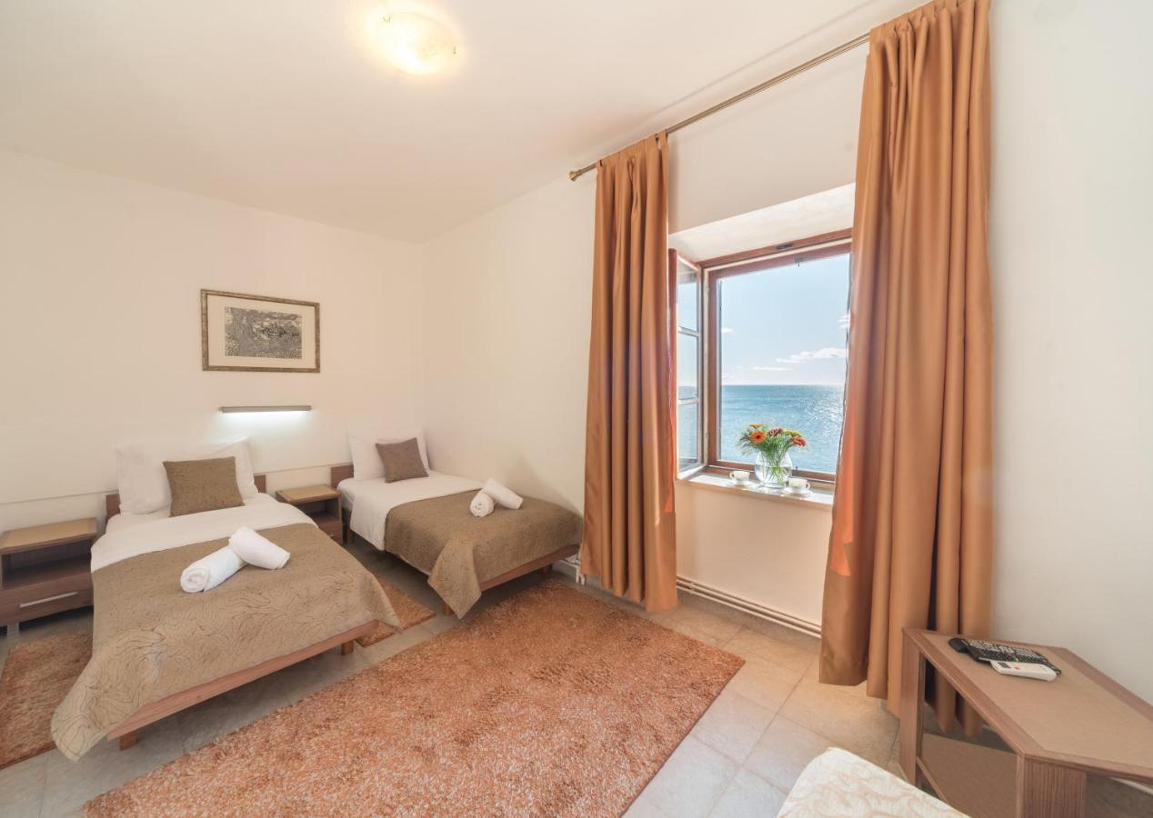 R Club Apartments Old Town Budva Buitenkant foto