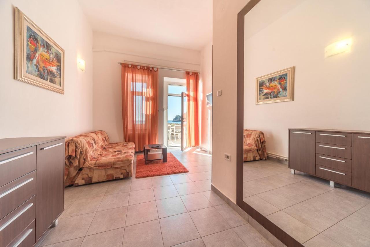 R Club Apartments Old Town Budva Buitenkant foto