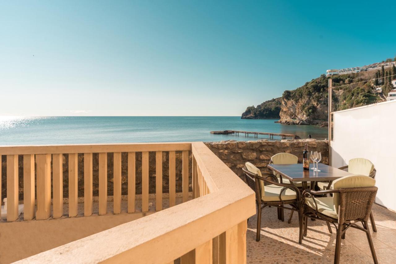 R Club Apartments Old Town Budva Buitenkant foto