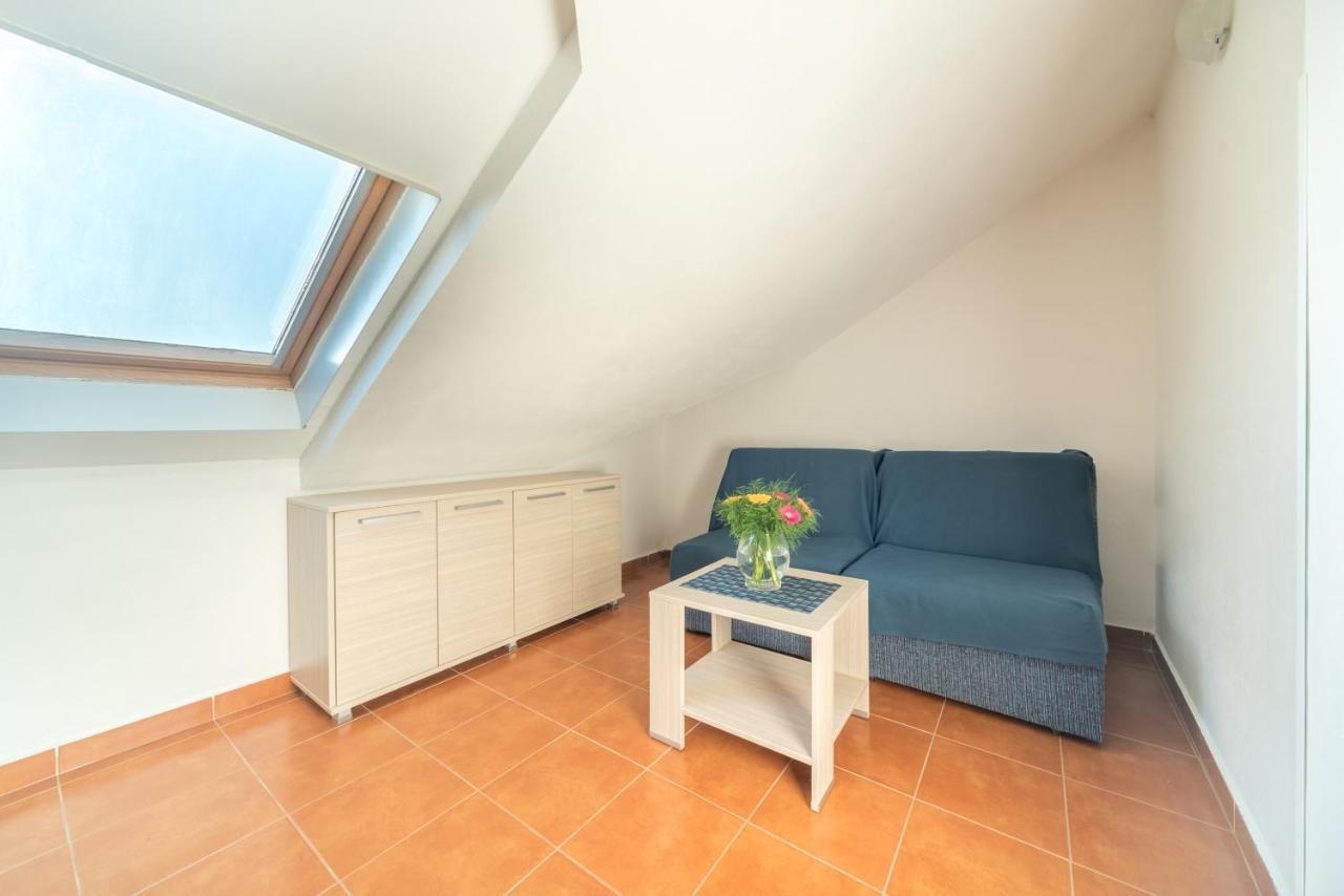 R Club Apartments Old Town Budva Buitenkant foto