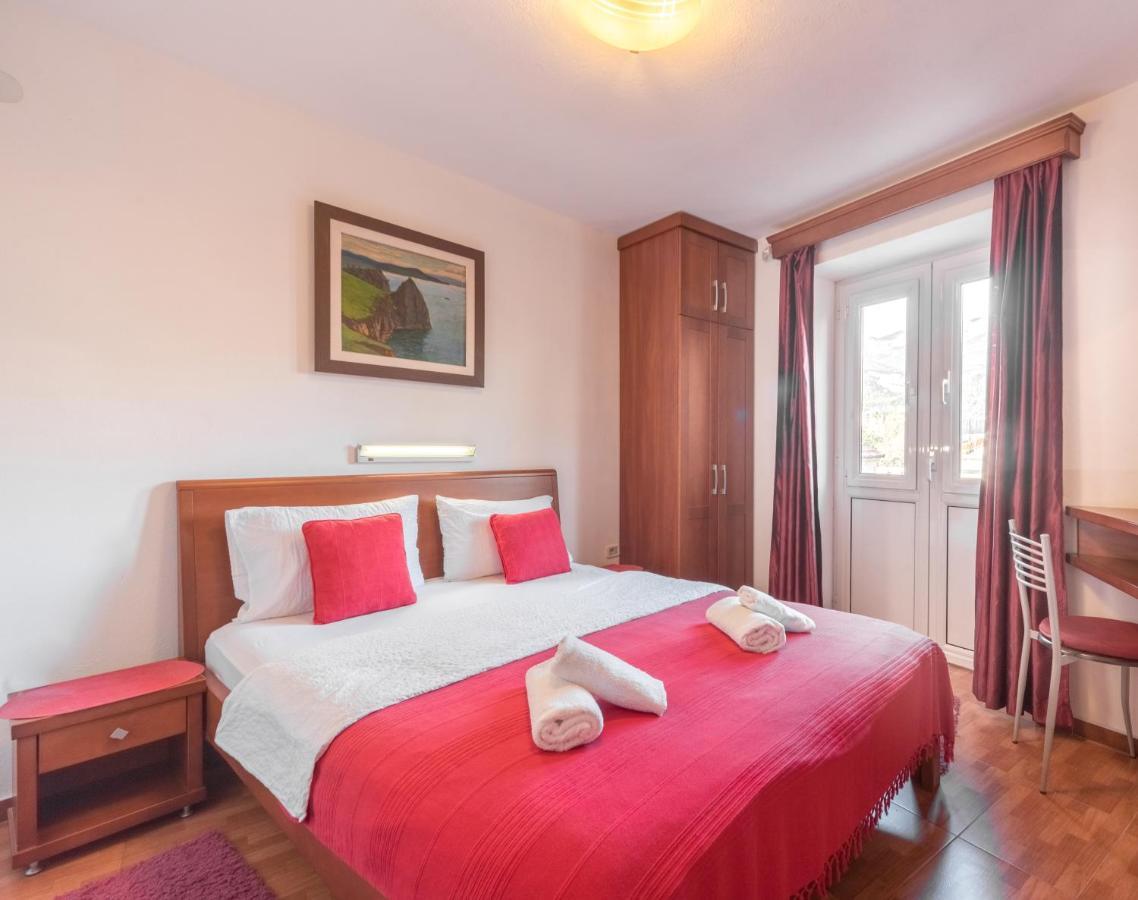 R Club Apartments Old Town Budva Buitenkant foto